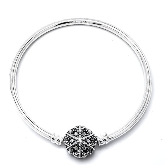 🩵 Pandora 🩵 Moments Sparkling Snowflake Clasp Bangle - Picture 1 of 2
